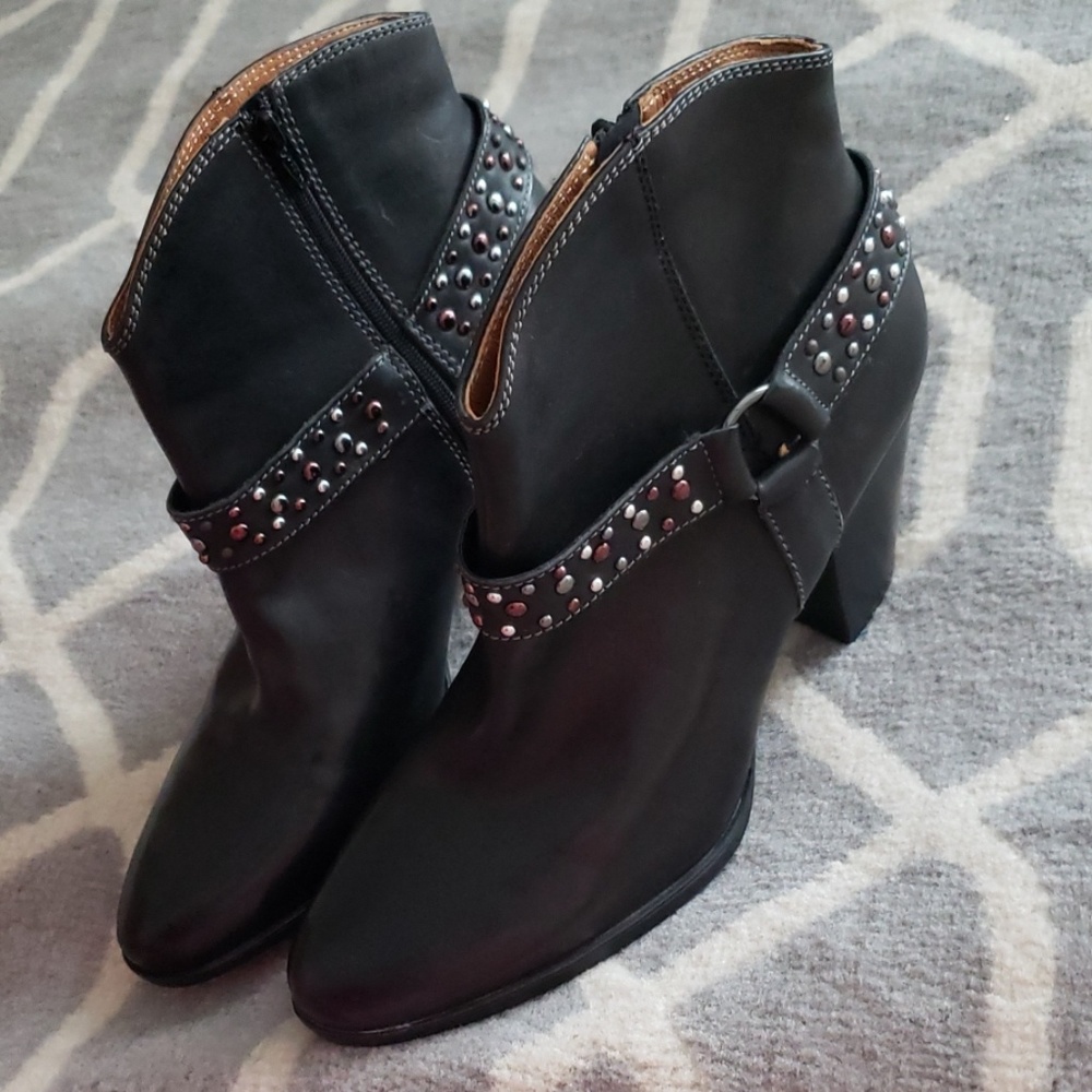 Sofft Black Leather Cowboy Booties